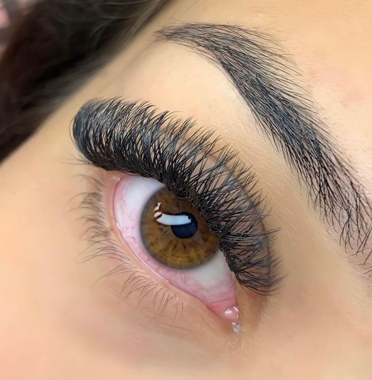 Wanja Lashes Holder 9